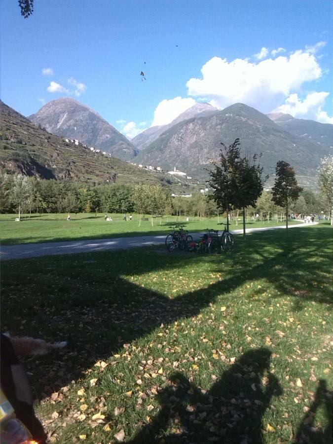 Dietro L'Angolo Sondrio Villa Ngoại thất bức ảnh